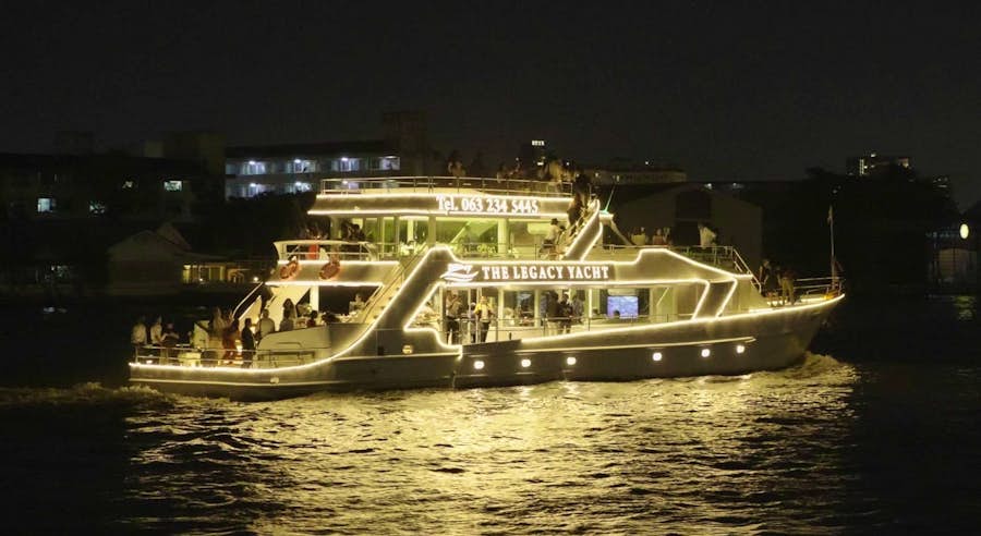เรือยอร์ช เลกะซียามกลางคืน