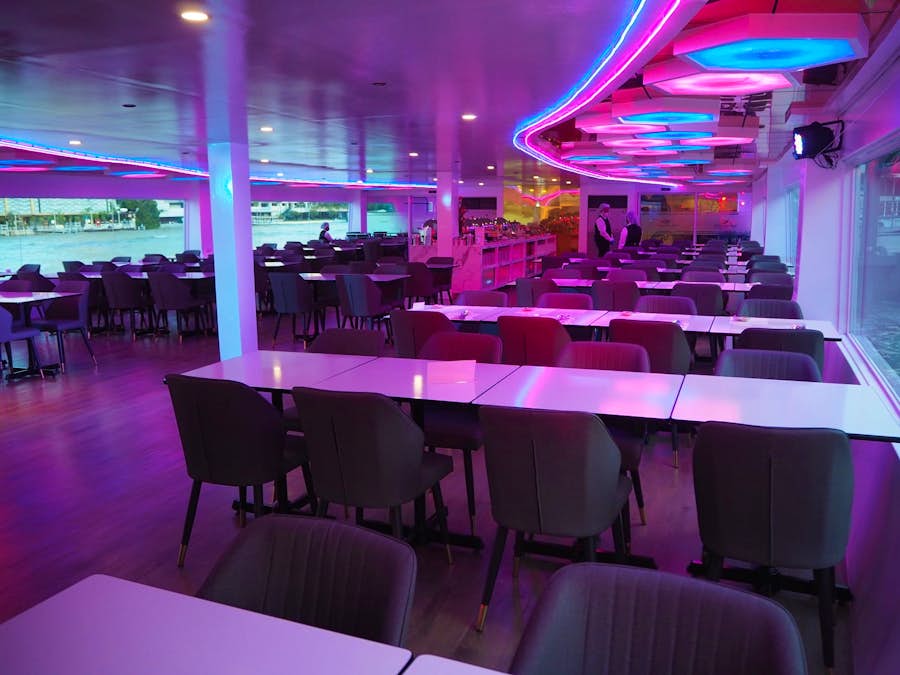 ชั้น 2 ของเรือก็สวย