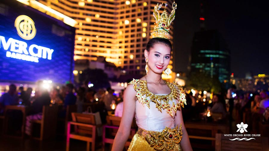 การแสดงบนเรือ